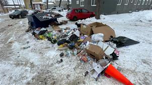公寓垃圾箱垃圾成山 温尼伯居民对此强烈不满 急需解决