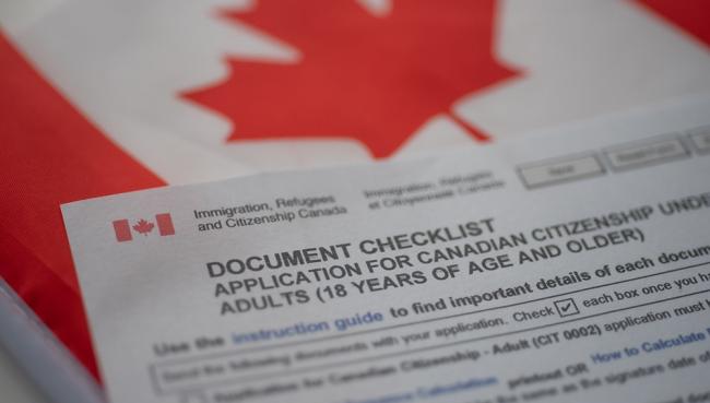 240万人在等！加拿大移民申请积压爆了