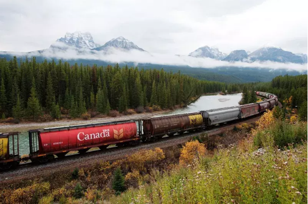 加拿大铁路公司发动罢工 物价恐加速涨
