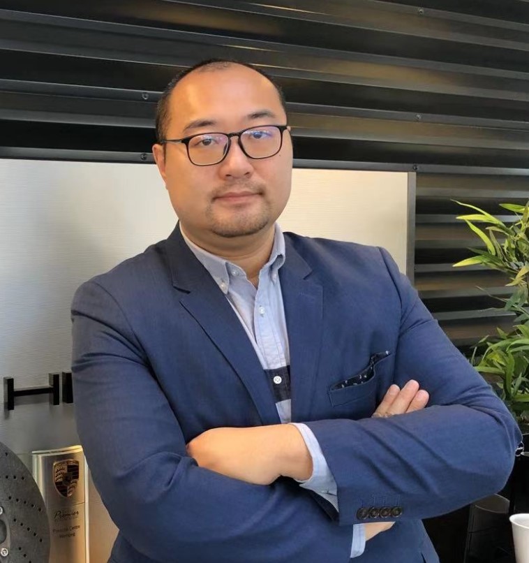 周浩宇 温尼伯保时捷中心 销售专员